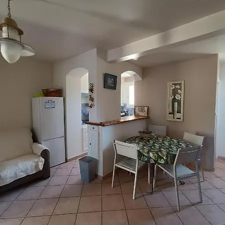 Au Calme, Climatise, Avec Parking, 2 Pas Des Plages, Le Port Appartement
